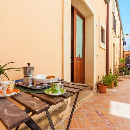Il Mare In Corte Studio Apartment Syracuse